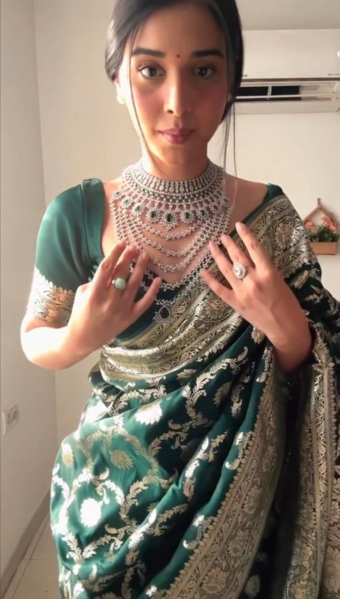 1 Min Bottle Green Soft Litchi Silk Stitched Readymade Saree - BONYHUBSAREE