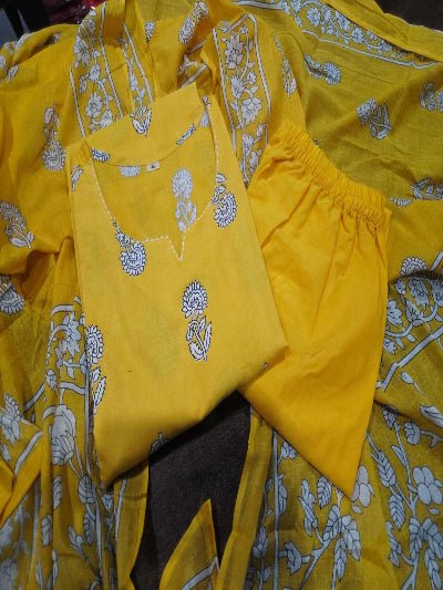Beautiful Yellow Cotton printed Straight Suit Set - BONYHUBSALWAR KAMEEZ