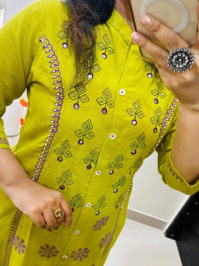 Elegant Lime Green Thread Detailing Cotton Kurti Pant Set Of 2 - BONYHUBSALWAR KAMEEZ