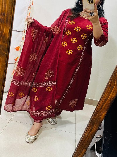 Red Elegant Block Print Cotton Straight Suit Set - BONYHUBSALWAR KAMEEZ