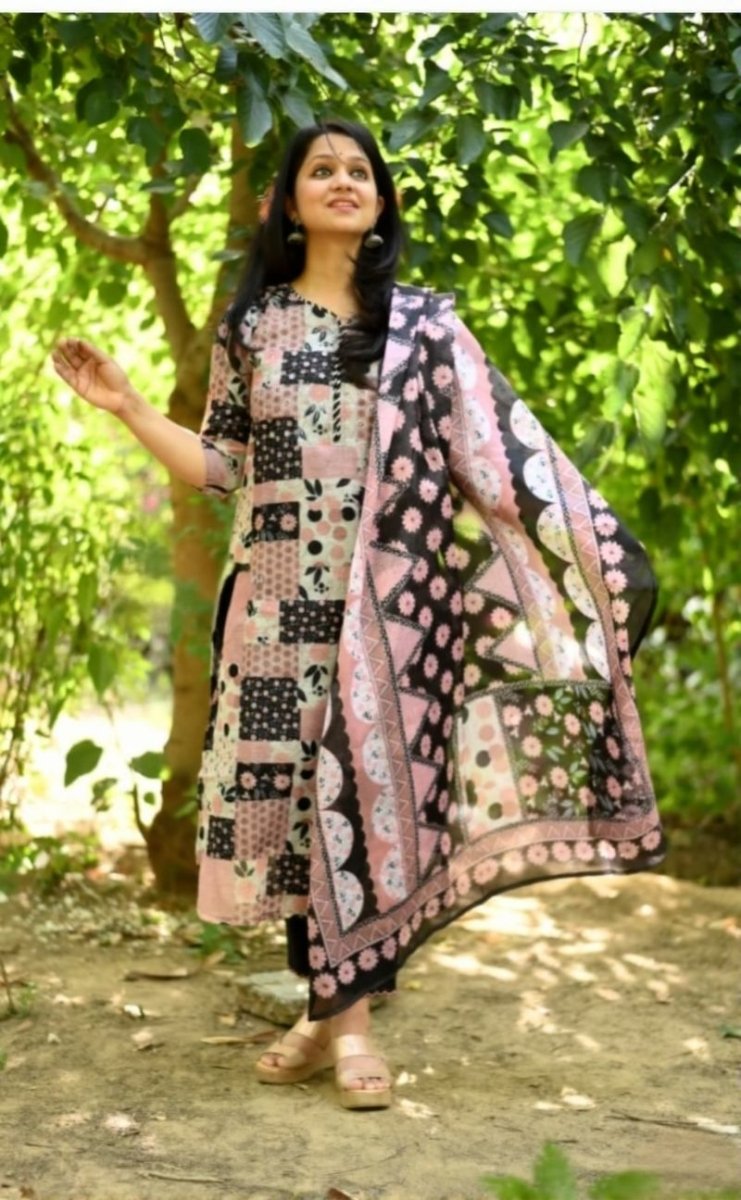 Pink & Black Chanderi Printed Straight Suit Set - BONYHUBSALWAR KAMEEZ