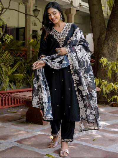 Black Embroidered Salwar Suit With Organza Dupatta - BONYHUBSALWAR KAMEEZ