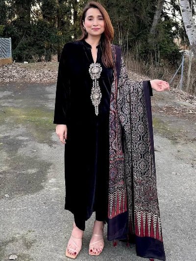 Deep Navy Blue Velvet Straight Suit With Ajrakh Print Dupatta - BONYHUBSALWAR KAMEEZ
