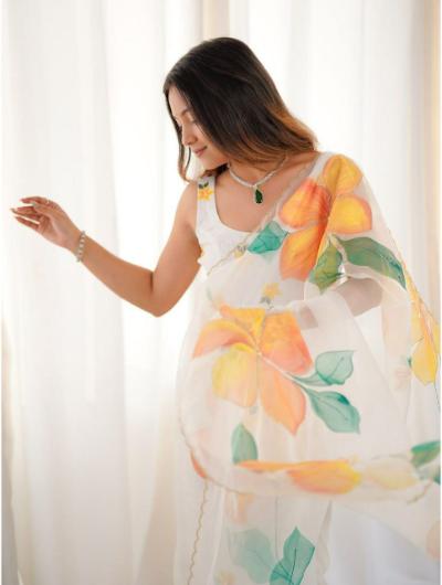 Floral Pearl Embroidered Sari with Unstiched Blouse