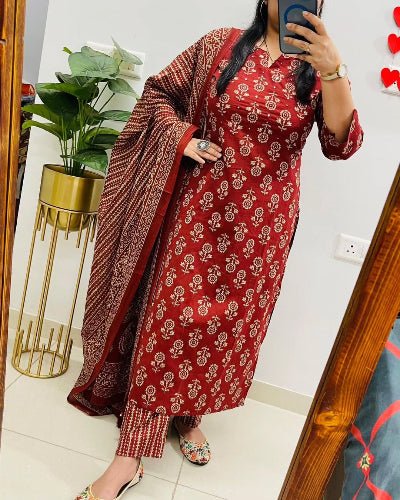 Elegant Red Printed Cotton Straight Suit Set - BONYHUBSALWAR KAMEEZ