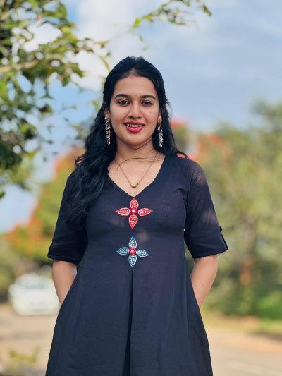 Black Floral Embroidery Pure Cotton Kurti Pant Set Of 2 - BONYHUBSALWAR KAMEEZ