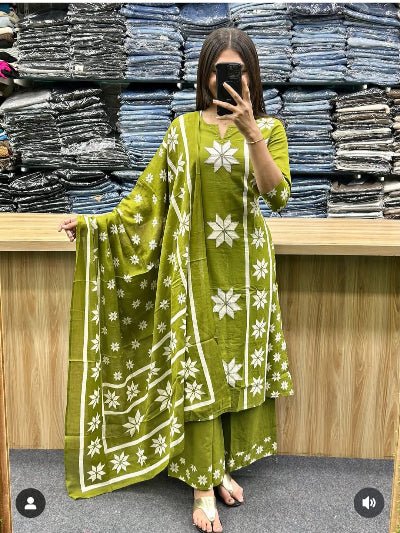Green Soft Cotton Beautiful A Line Straight Suit Set - BONYHUBSALWAR KAMEEZ