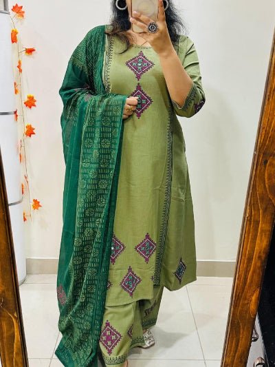 Green Rich Cotton Block Print 3 - Piece Suit - BONYHUBSALWAR KAMEEZ