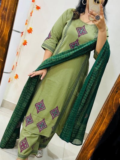 Green Rich Cotton Block Print 3 - Piece Suit - BONYHUBSALWAR KAMEEZ