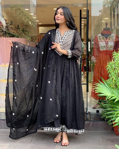 Black Stylish Thread Embroidery Cotton Anarkali Suit Set - BONYHUBSALWAR KAMEEZ