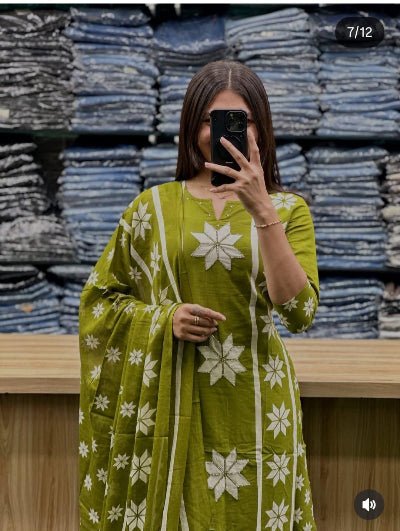 Green Soft Cotton Beautiful A Line Straight Suit Set - BONYHUBSALWAR KAMEEZ