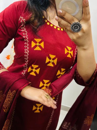 Red Elegant Block Print Cotton Straight Suit Set - BONYHUBSALWAR KAMEEZ