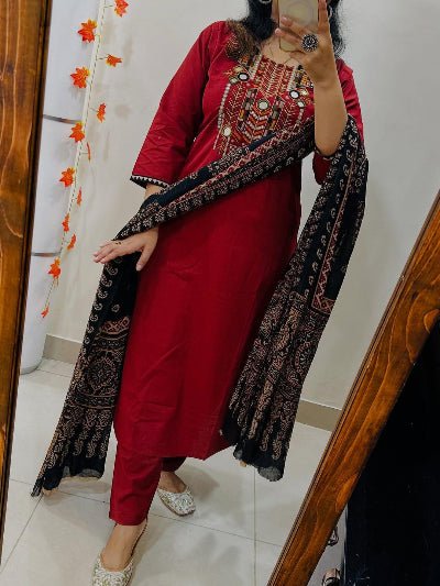 Gota Lace Red Embroidery Cotton Straight Suit Set - BONYHUBSALWAR KAMEEZ