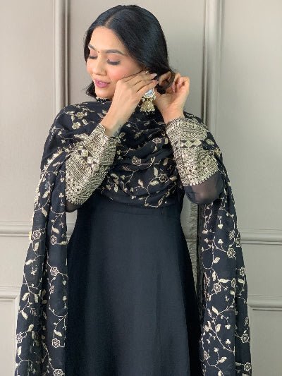 Black Georgette Plain Anarkali Suit With Embroidered Dupatta - BONYHUBSALWAR KAMEEZ
