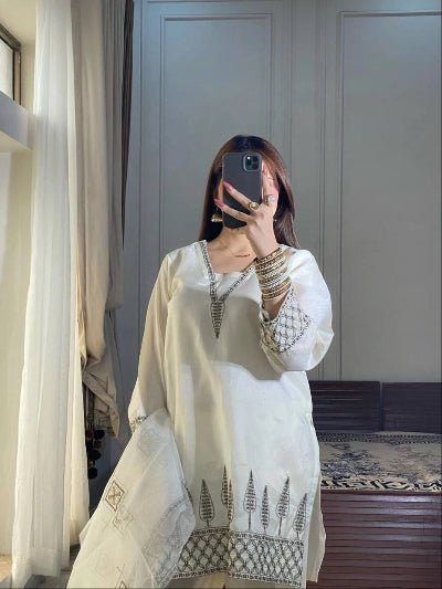 Creamy White Embroidered Farshi Suit with Organza Dupatta - BONYHUBSALWAR KAMEEZ