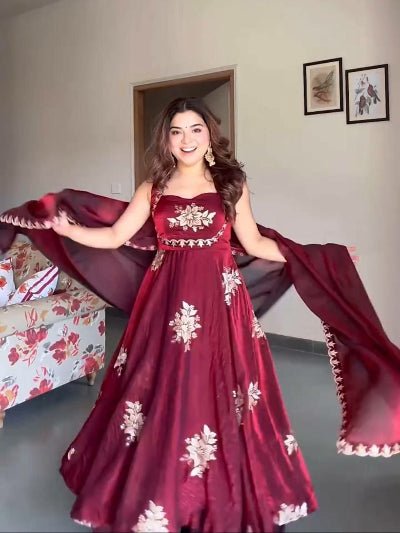 Deep Red Sleeveless Embroidered Anarkali Suit Set - BONYHUBSALWAR KAMEEZ