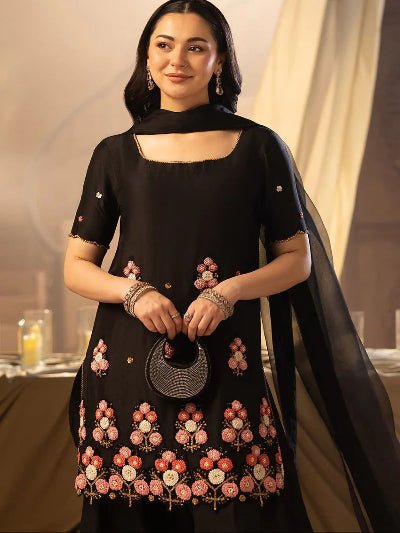 Hania Amir Black Sequence Work Farshi Suit Set - BONYHUBSALWAR KAMEEZ