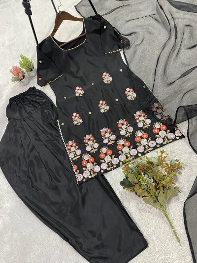 Hania Amir Black Sequence Work Farshi Suit Set - BONYHUBSALWAR KAMEEZ