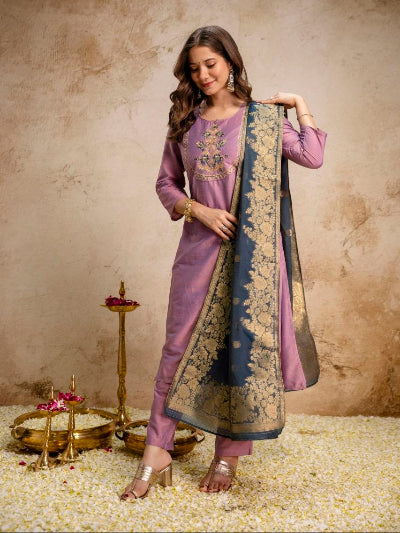 Lilac Ethnic Embroidered Kurta Set with Jacquard Dupatta