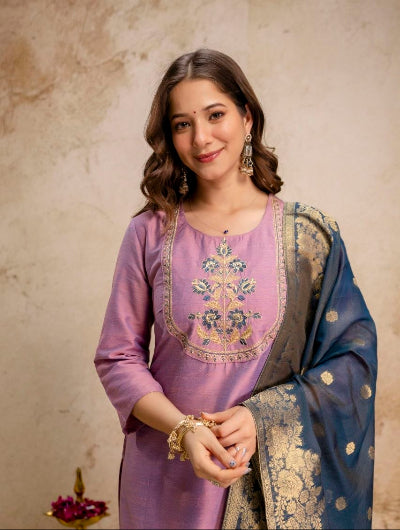Lilac Ethnic Embroidered Kurta Set with Jacquard Dupatta