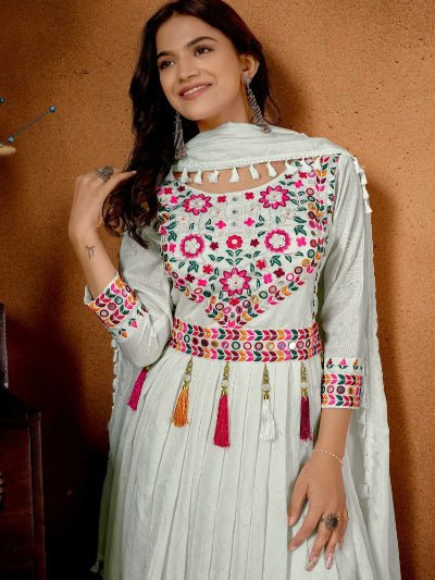 White Multicoloured Embroidery Anarkali Suit Set - BONYHUBSALWAR KAMEEZ