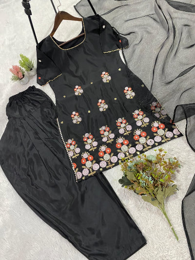 Hania Amir Black Sequence Work Farshi Suit Set