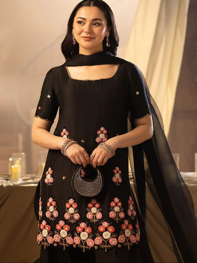 Hania Amir Black Sequence Work Farshi Suit Set