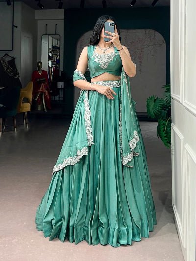 South Indian Half Saree | Green Silk Blouse Green Lehenga White Lace Border - BONYHUBSALWAR KAMEEZ