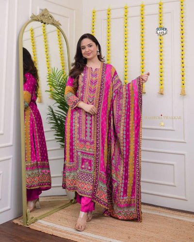 Viha Plus Size Pink Muslin Digital Print Salwar Suit Set - BONYHUBSALWAR KAMEEZ